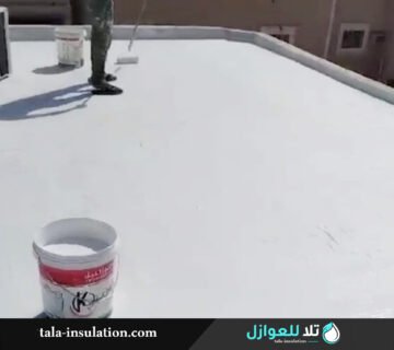 فني متخصص في شركة عزل اسطح بالمويه وكيف يشتغل